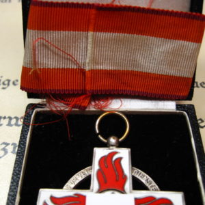 Feuerwehr- Ehrenzeichen zweite Stufe silber, inkl. Etui und Verleihungsurkunde- VERKAUFT-1179