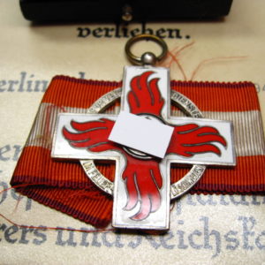 Feuerwehr- Ehrenzeichen zweite Stufe silber, inkl. Etui und Verleihungsurkunde- VERKAUFT-1181