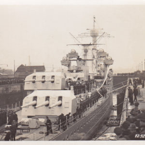 4x Fotos vom 12.12.1933 Empfang des leichten Kreuzers Köln in Wilhelmshaven durch den Führer.-8286