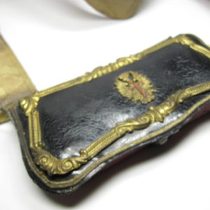 Spanien: Franco Zeit Kartuschkasten mit Bandelier.-9879