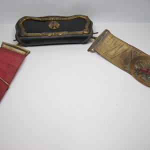 Spanien: Franco Zeit Kartuschkasten mit Bandelier.-9881