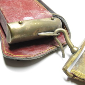 Spanien: Franco Zeit Kartuschkasten mit Bandelier.-9884