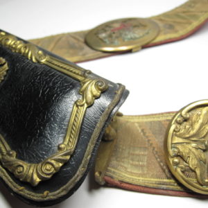 Spanien: Franco Zeit Kartuschkasten mit Bandelier.-9894