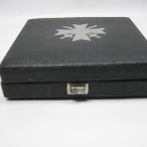 Kriegsverdienstkreuz 1. Klasse mit Schwertern im Etui-11037