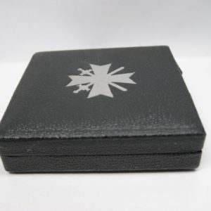 Kriegsverdienstkreuz 1. Klasse mit Schwertern im Etui-11033