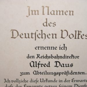 Original Tintenunterschrift Adolf Hitler für Beförderungsurkunde des Reichsbahndirektors Alfred Daus.-11511