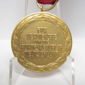 Bundesverdienstmedaille am Band.-11601