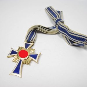 Ehrenkreuz der deutschen Mutter in Gold.-12199