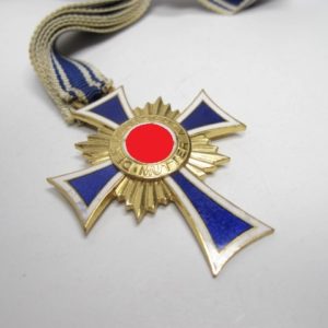 Ehrenkreuz der deutschen Mutter in Gold.-12200