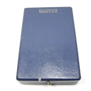 Bundesverdienstkreuz am Band im Etui. C.E. Juncker Berlin SO36-12256