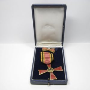 Bundesverdienstkreuz am Band im Etui. C.E. Juncker Berlin SO36-12259