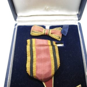 Bundesverdienstkreuz am Band im Etui. C.E. Juncker Berlin SO36-12261