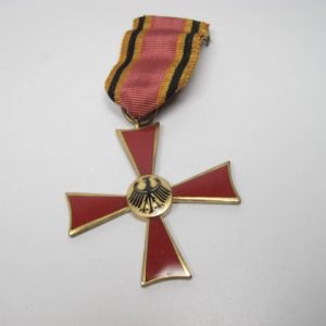 Bundesverdienstkreuz am Band im Etui. C.E. Juncker Berlin SO36-12264