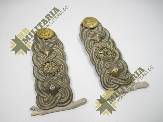 1 Satz Schulterstücke Kriegsmarine: Kapitän zur See. LI- VERKAUFT- SOLD