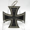 IMG 1740 100x100 - Eisernes Kreuz 1914 zweite Klasse auf Präsentationsständer unter Glaskuppel