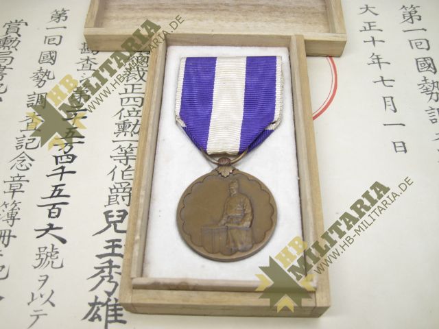 Japan: Erinnerungsmedaille an den ersten nationalen Zensus im Etui und Urkunde.