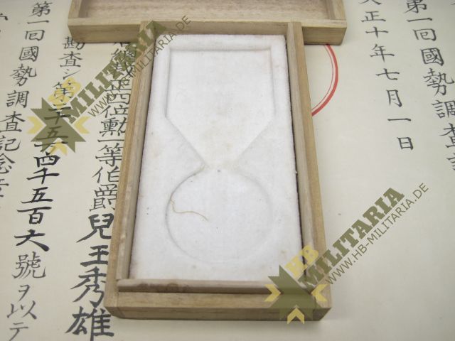 Japan: Erinnerungsmedaille an den ersten nationalen Zensus im Etui und Urkunde. – Bild 9