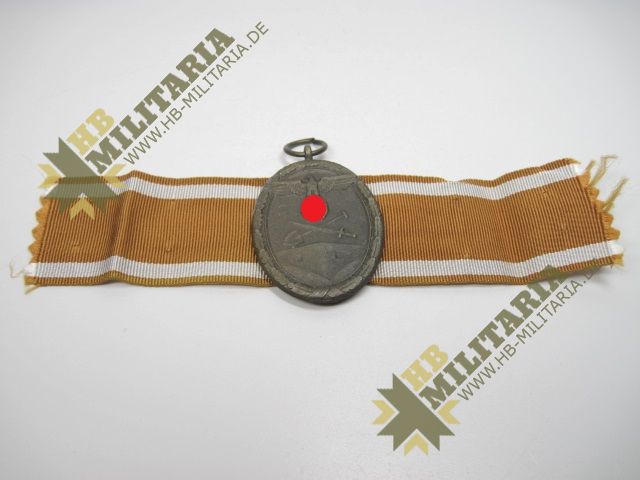 Schutzwall Ehrenzeichen am Band- VERKAUFT- SOLD
