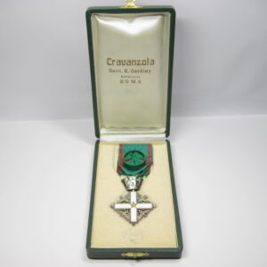 IMG 4457 300x300 - Ritterkreuz, Verdienstorden der Republik Italien im Etui