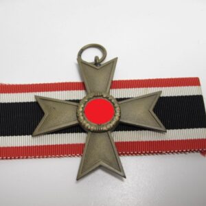 Kriegsverdienstkreuz 2. Klasse ohne Schwerter am Band. Mint.
