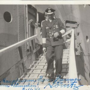 Foto Großadmiral Dönitz mir originaler Unterschrift und Widmung.